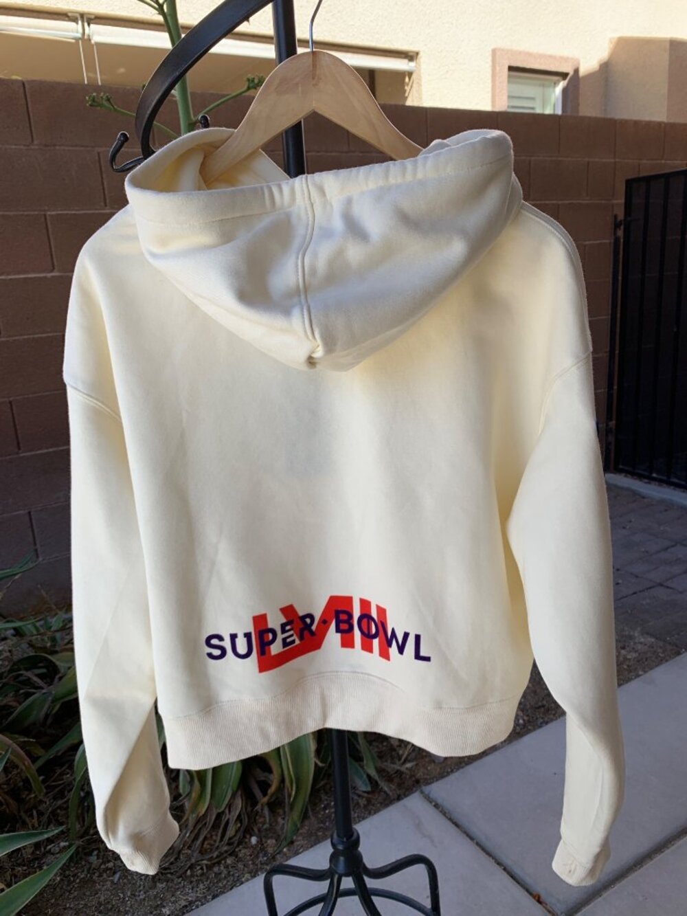 Womens NFL Super Bowl LVIII Cropped Hoodie Patches Size L Eggshell Cotton NWT - Picture 3 of 14
